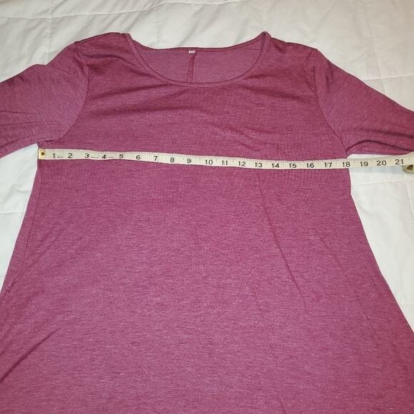 Unknown brand medium tunic. Maroon with lace trim at the bottom. Has pockets - Picture 6 of 7